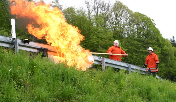 So etwas passiert wen ein Fettbrand mit Wasser in Verbindung gebracht wird. Foto: Karl-Heinz Rümmele