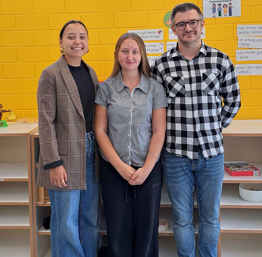 Jule Waßmer (Lehrerin), Elea Marterer (FSJ) und Lehrer Felix Zapf